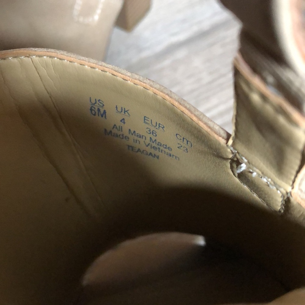 Naturalizer Shoes - Picture 3 of 4